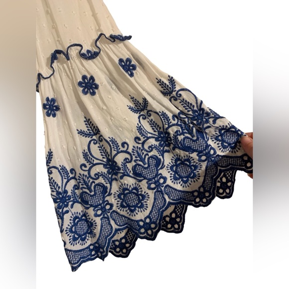 Karen Kane embroidered bell sleeve top women’s size Small blue and white - Picture 3 of 8